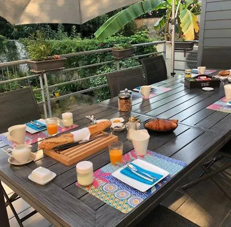 Bed & Breakfast La Maison Bastide Bordeaux