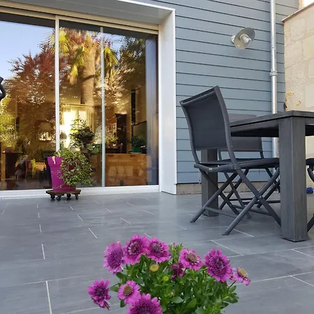 La Maison Bastide Bed & Breakfast 2*